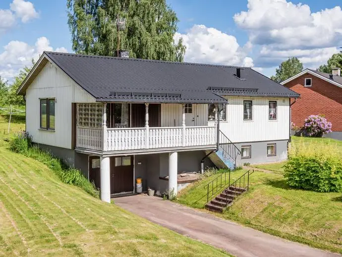 Image 1 of 20 of Berggårdsvägen 20