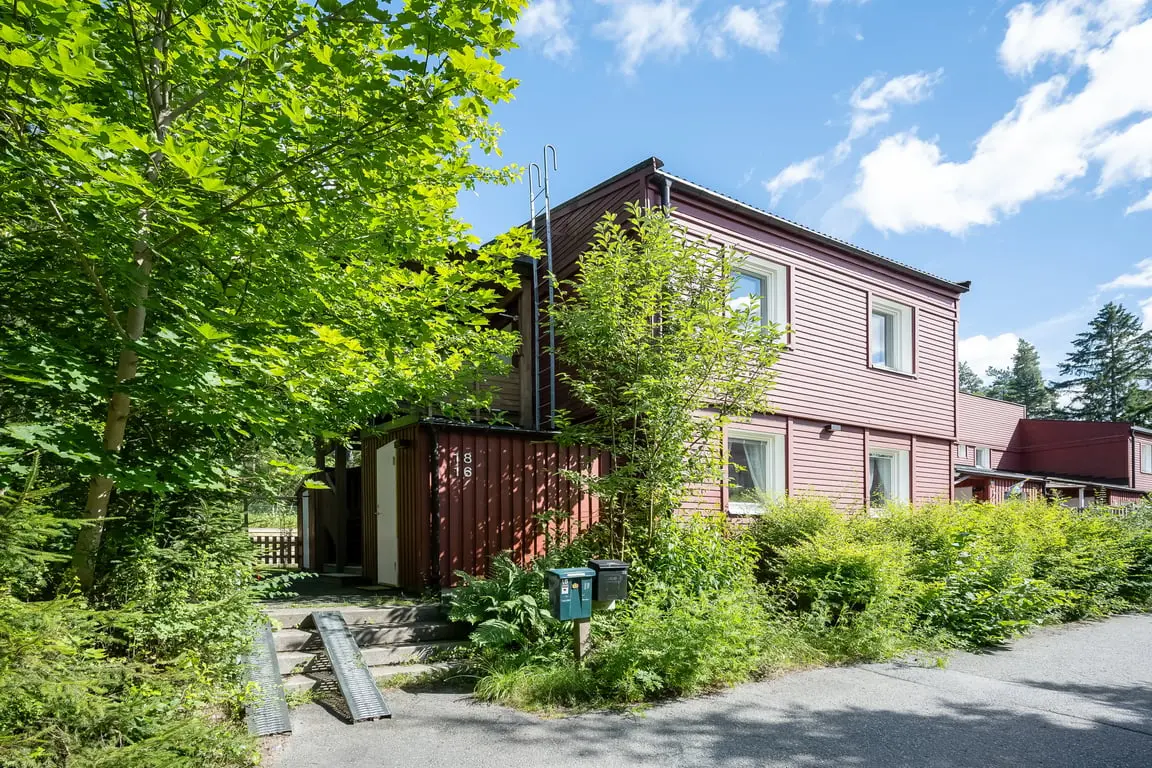 Lägenhet, Skolrådsvägen 18, Haninge. Bild 1 av 3