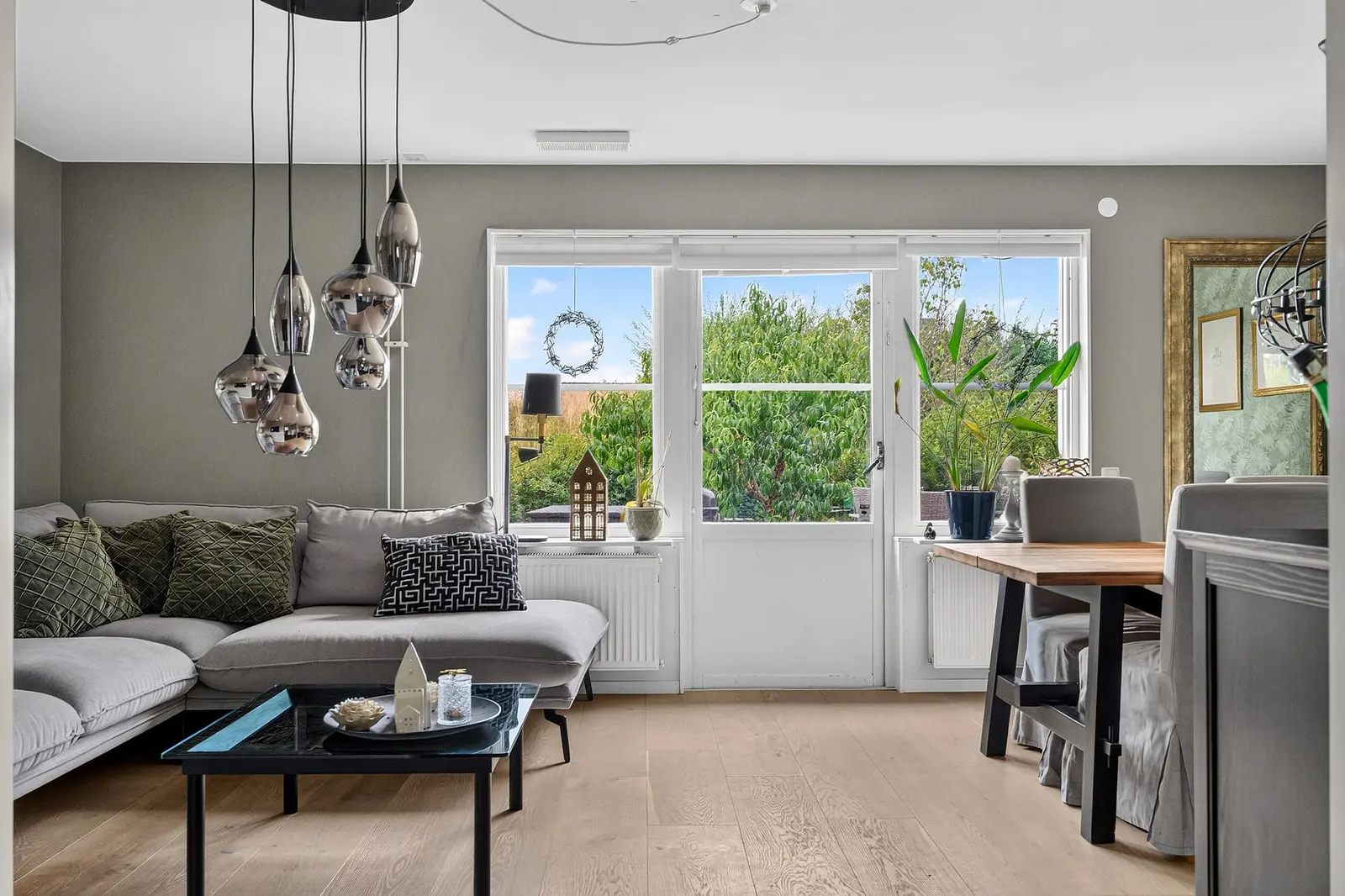 Bild 1 av 20 på Fjärilsstigen 13