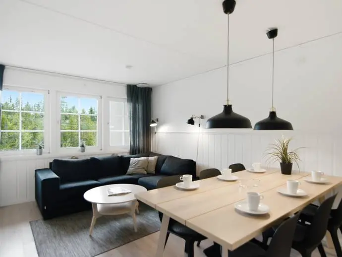 Bild 1 av 13 på Gula Byn 408C