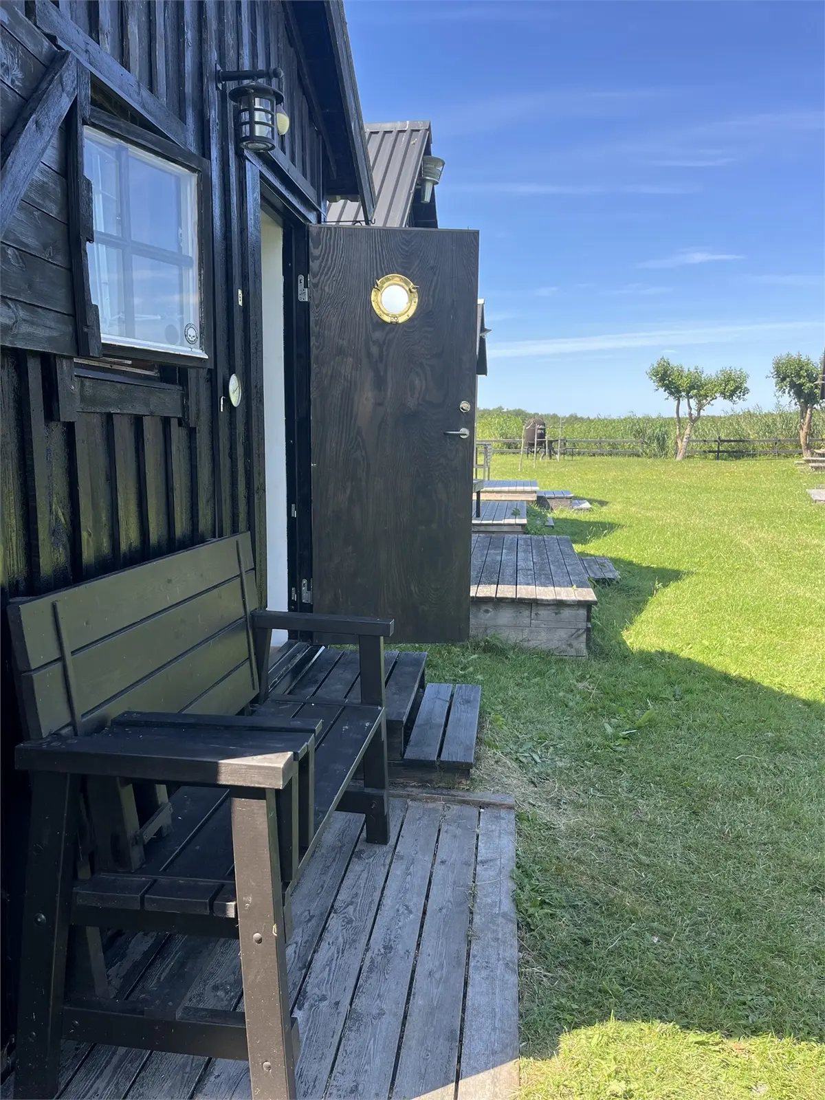Fritidshus, Klintehamn fiskeby, stuga 16. Bild 1 av 5