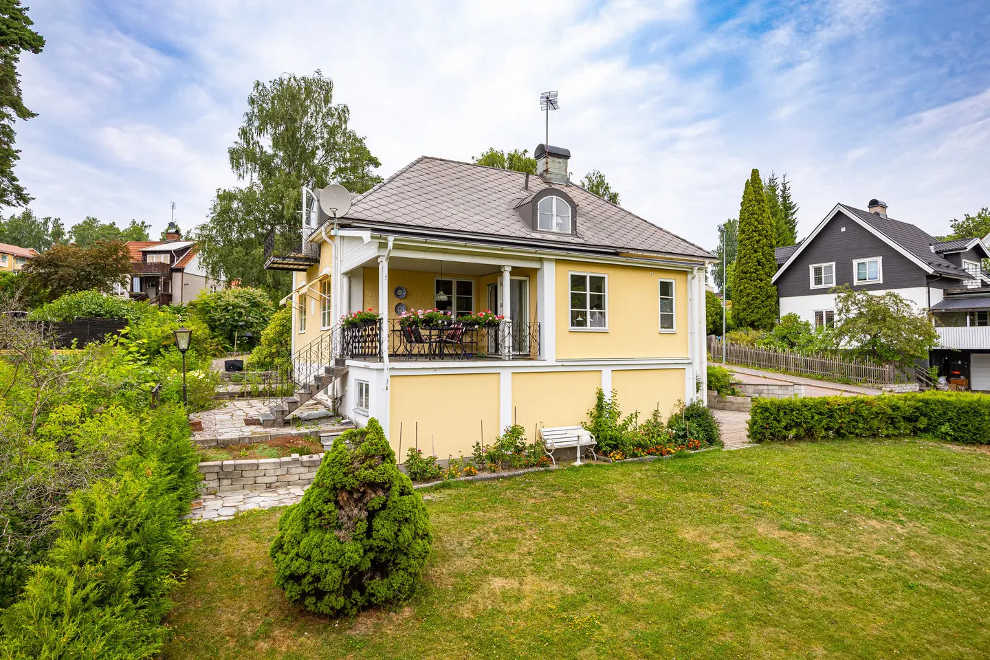 Bild 1 av 5 på Triangelvägen 1