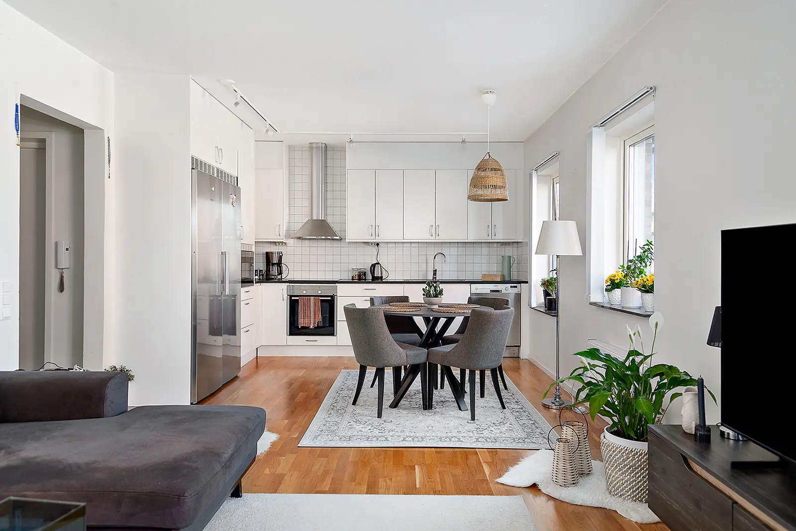 Lägenhet, Karlsdalsallén 47B, Örebro. Bild 1 av 5