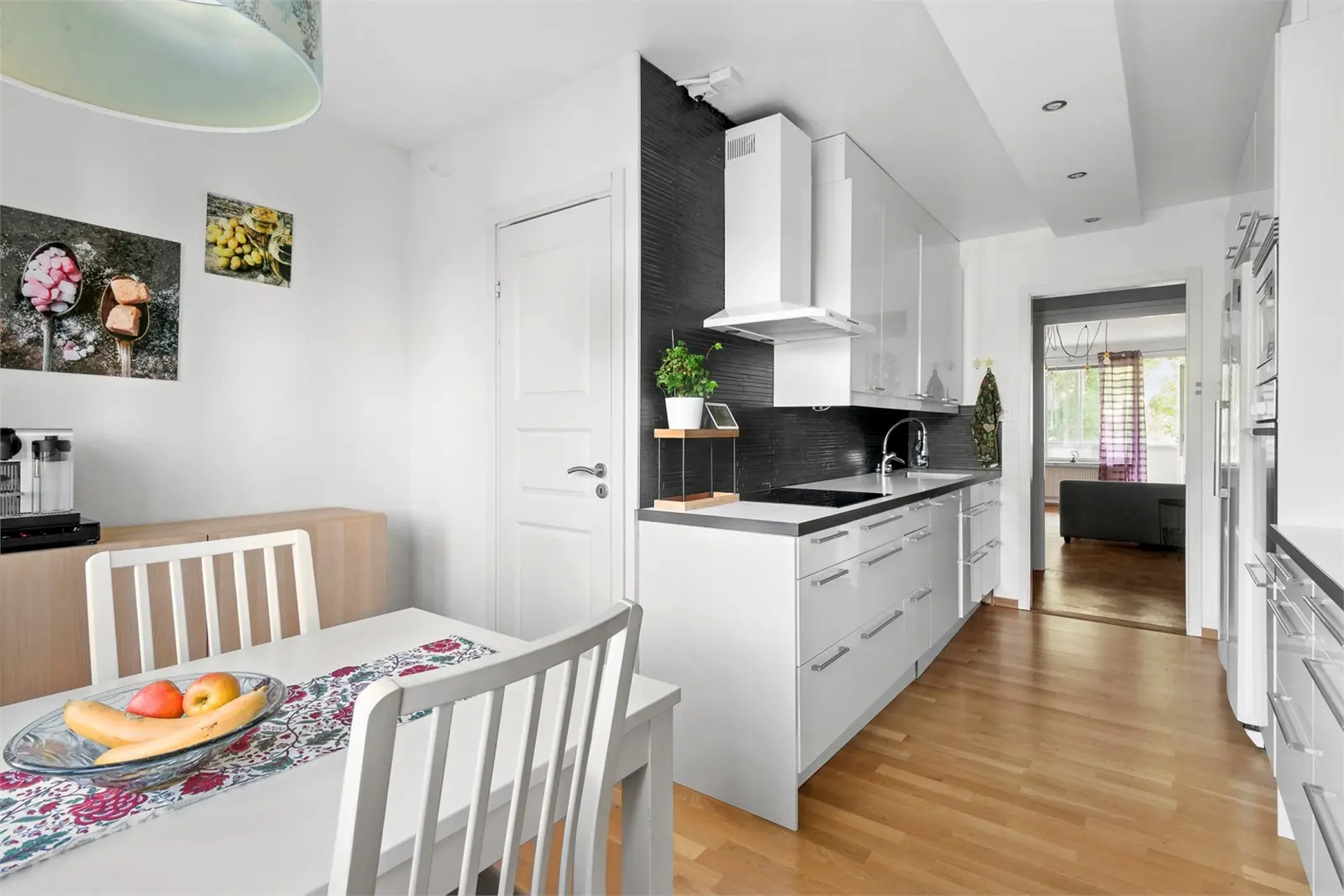 Lägenhet, Kavaljersbacken 10, Sundbyberg. Bild 1 av 5