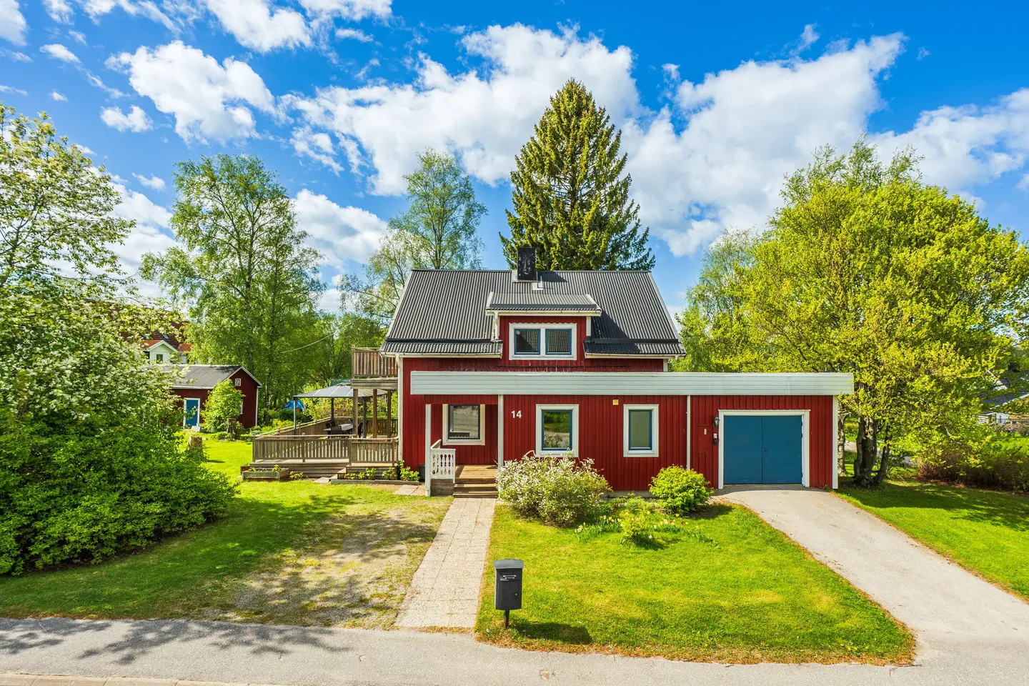 Villa, Åkarevägen 14, Örnsköldsvik. Bild 1 av 5