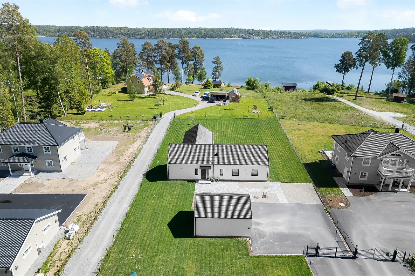 Villa, Smidövägen 13C, Upplands-Bro. Bild 1 av 5