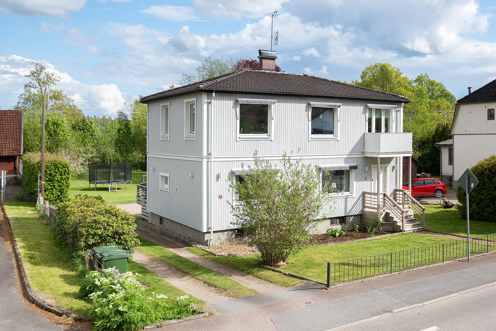 Bild 1 av 5 på Hasslarödsvägen 5