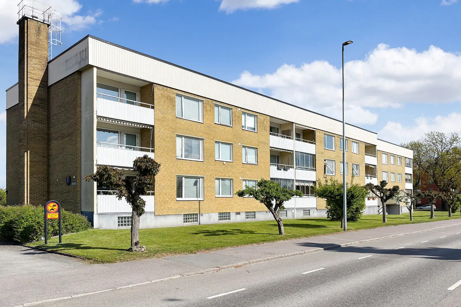 Lägenhet, Tians väg 18B, Bromölla. Bild 1 av 5
