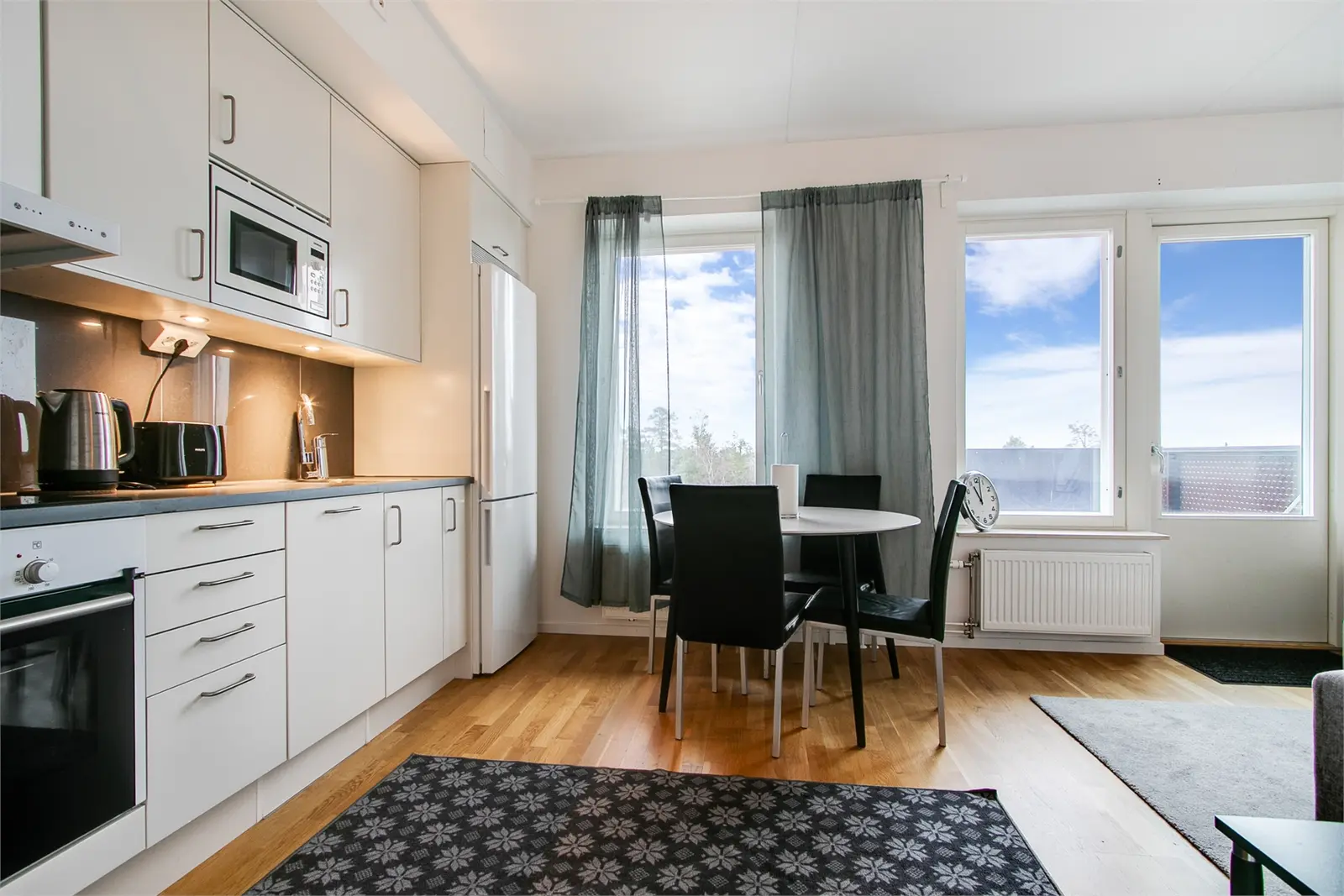 Bild 1 av 5 på Lagmansbacken 2