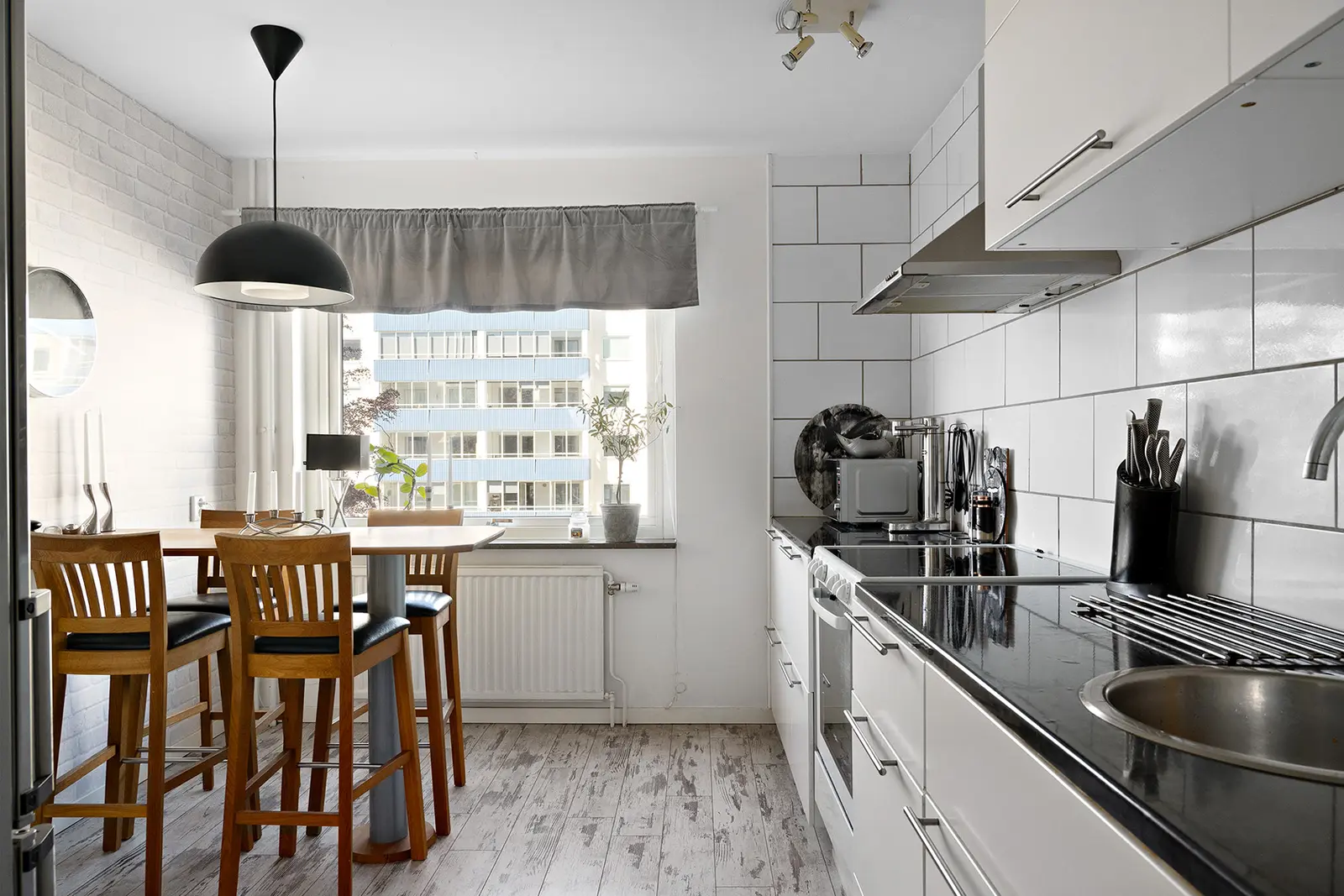 Image 1 of 5 of Österängsgatan 12
