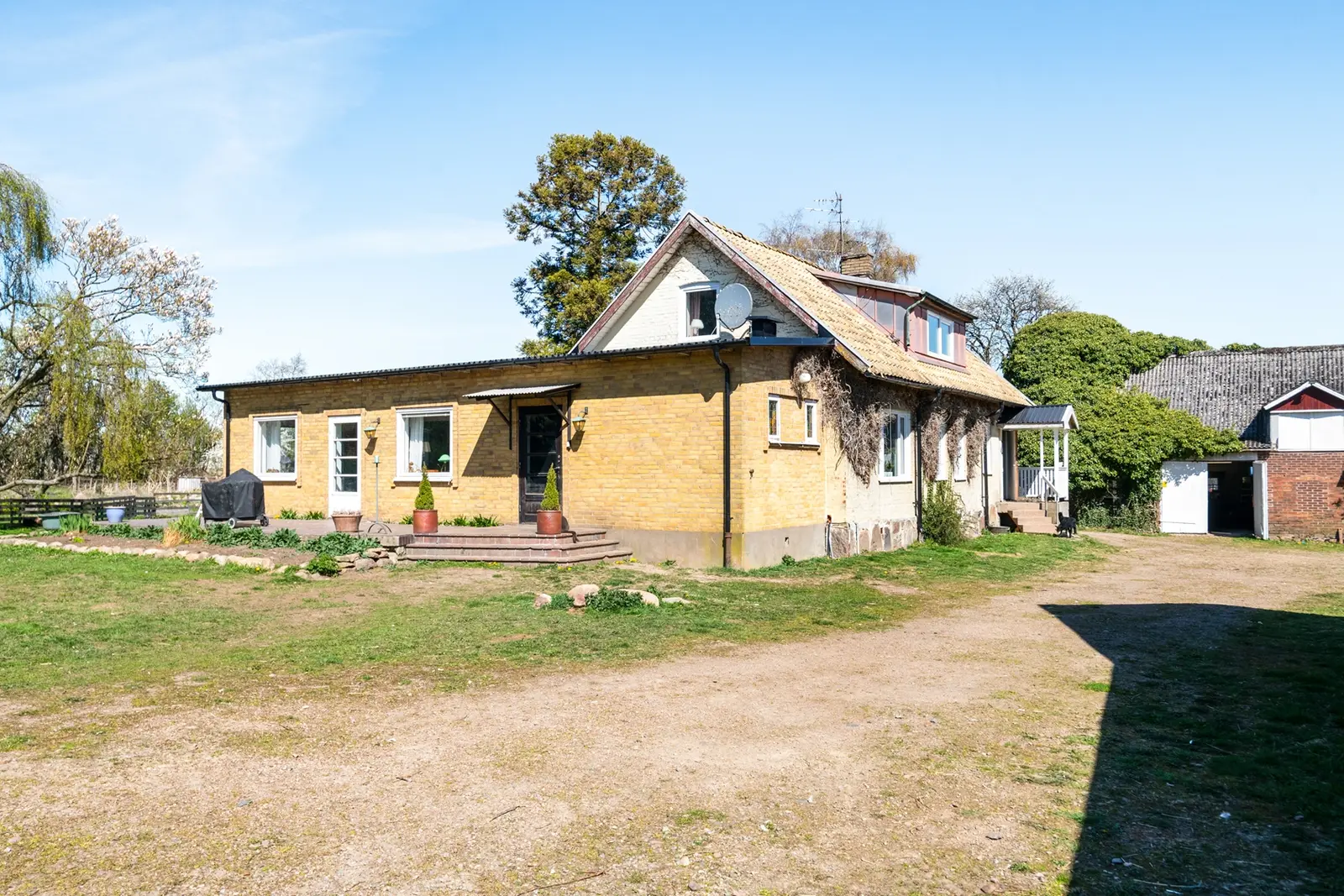 Image 1 of 5 of Odalvägen 7