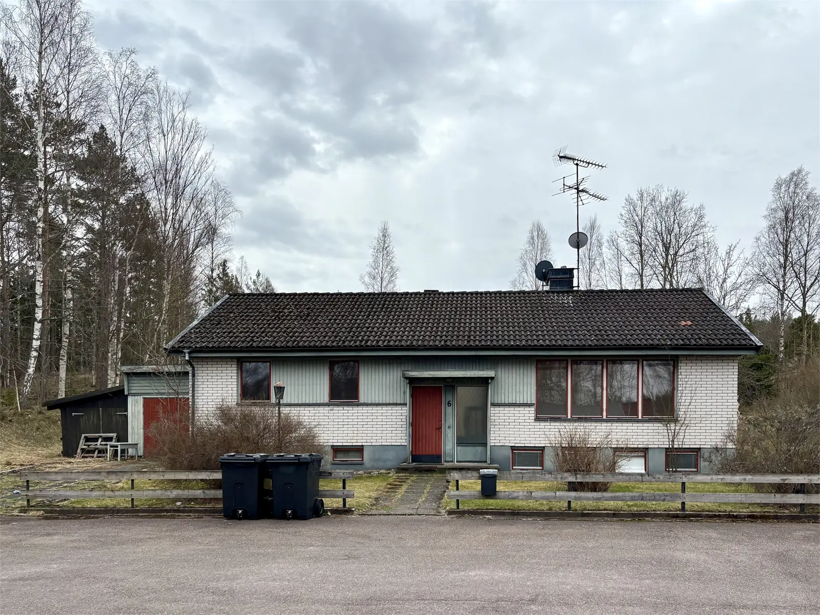 Bild 1 av 4 på Sångvägen 6