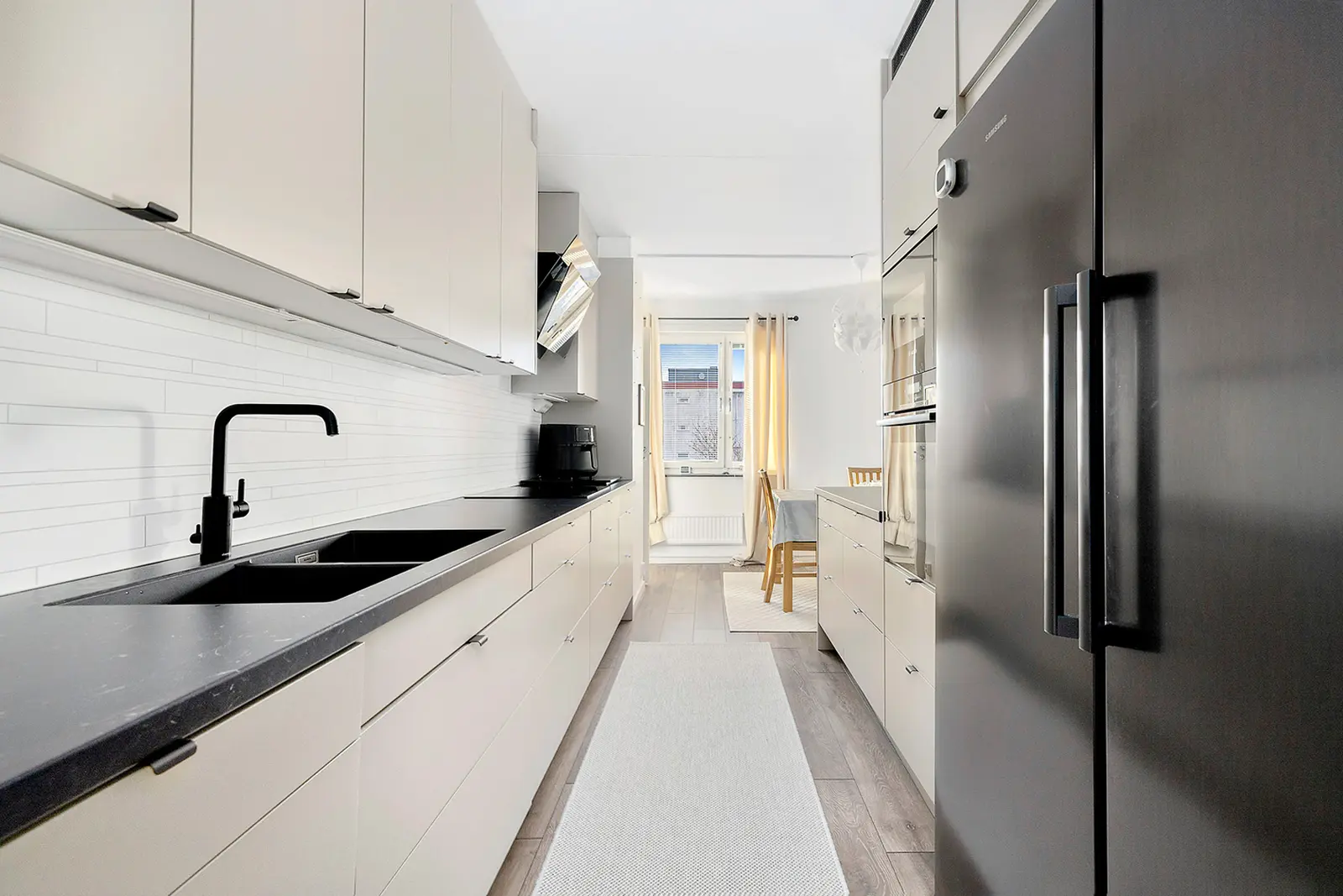 Apartment, MELLINGEBACKEN 16, Vån 5/7, Stockholm. Photo 1 of 5
