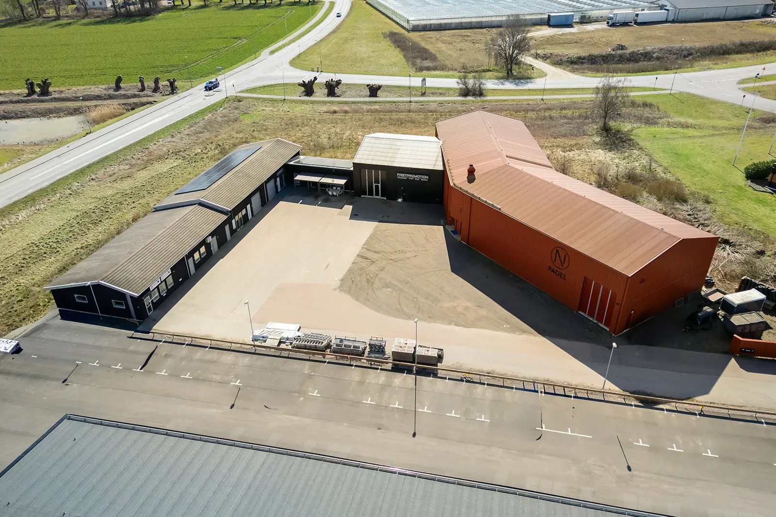 Bild 1 av 5 på Isolatorvägen 15