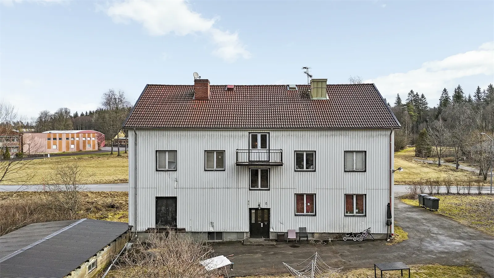 Bild 1 av 5 på Ulricehamnsvägen 1