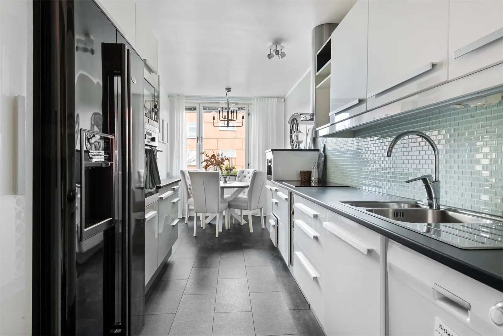 Apartment, Båtholmsbacken 9, Stockholm. Photo 1 of 5