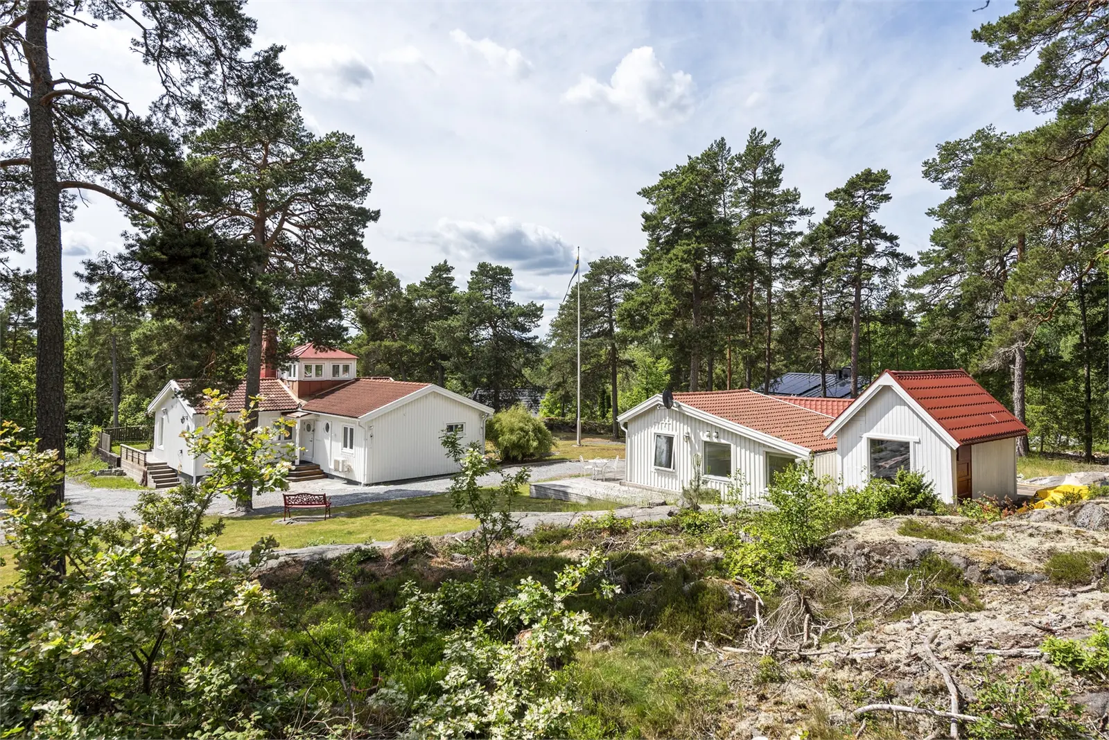 Bild 1 av 5 på Åvägen 3