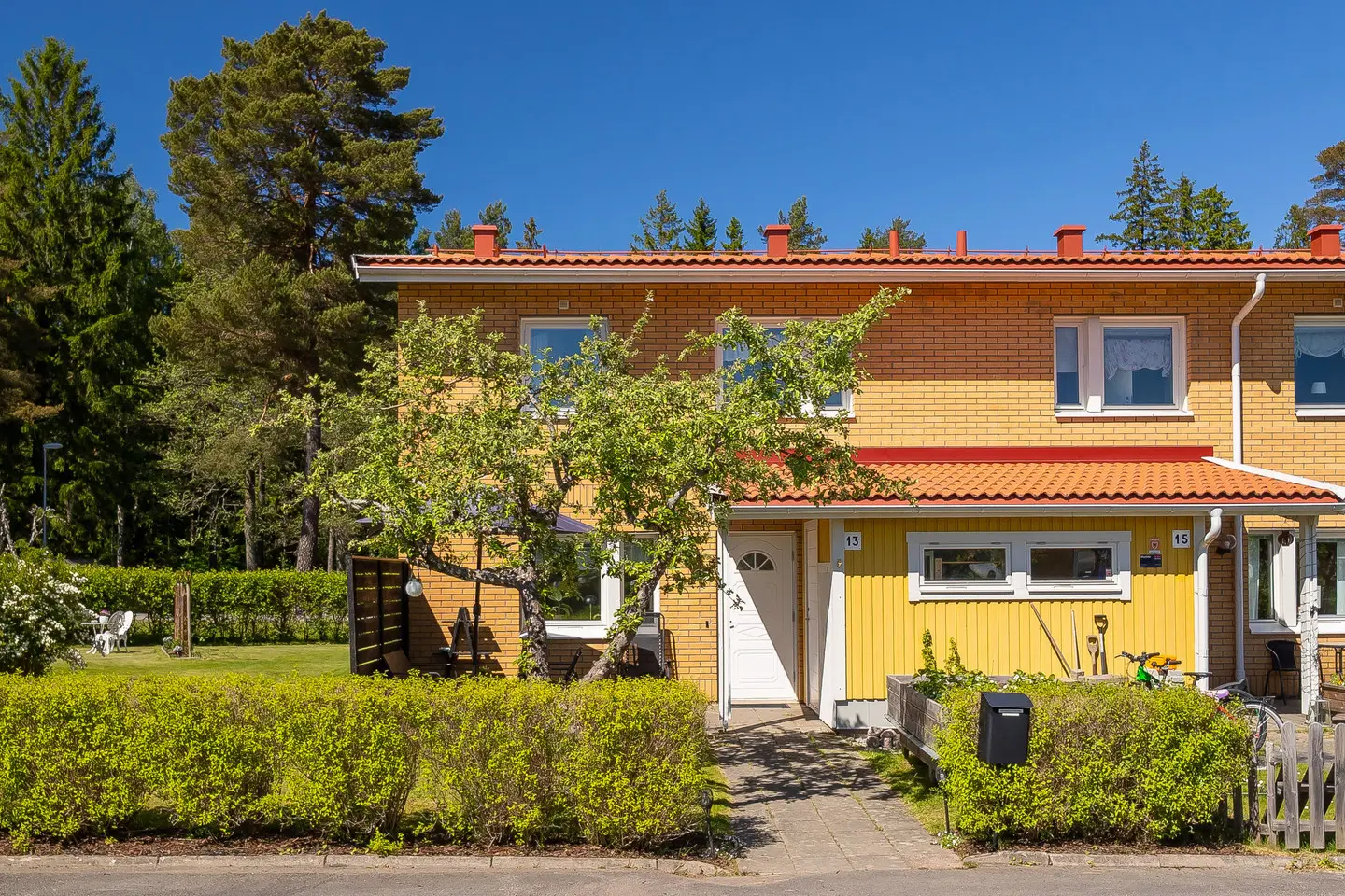 Bild 1 av 5 på Stenelidsvägen 13