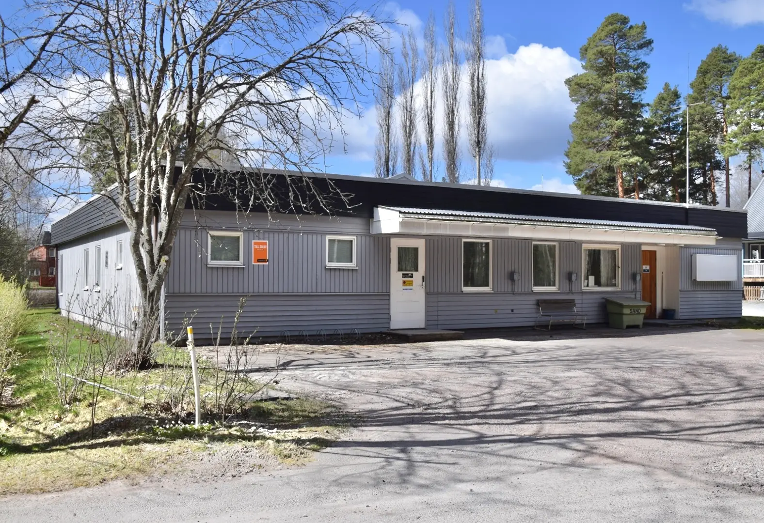 Image 1 of 5 of Bromans väg 8