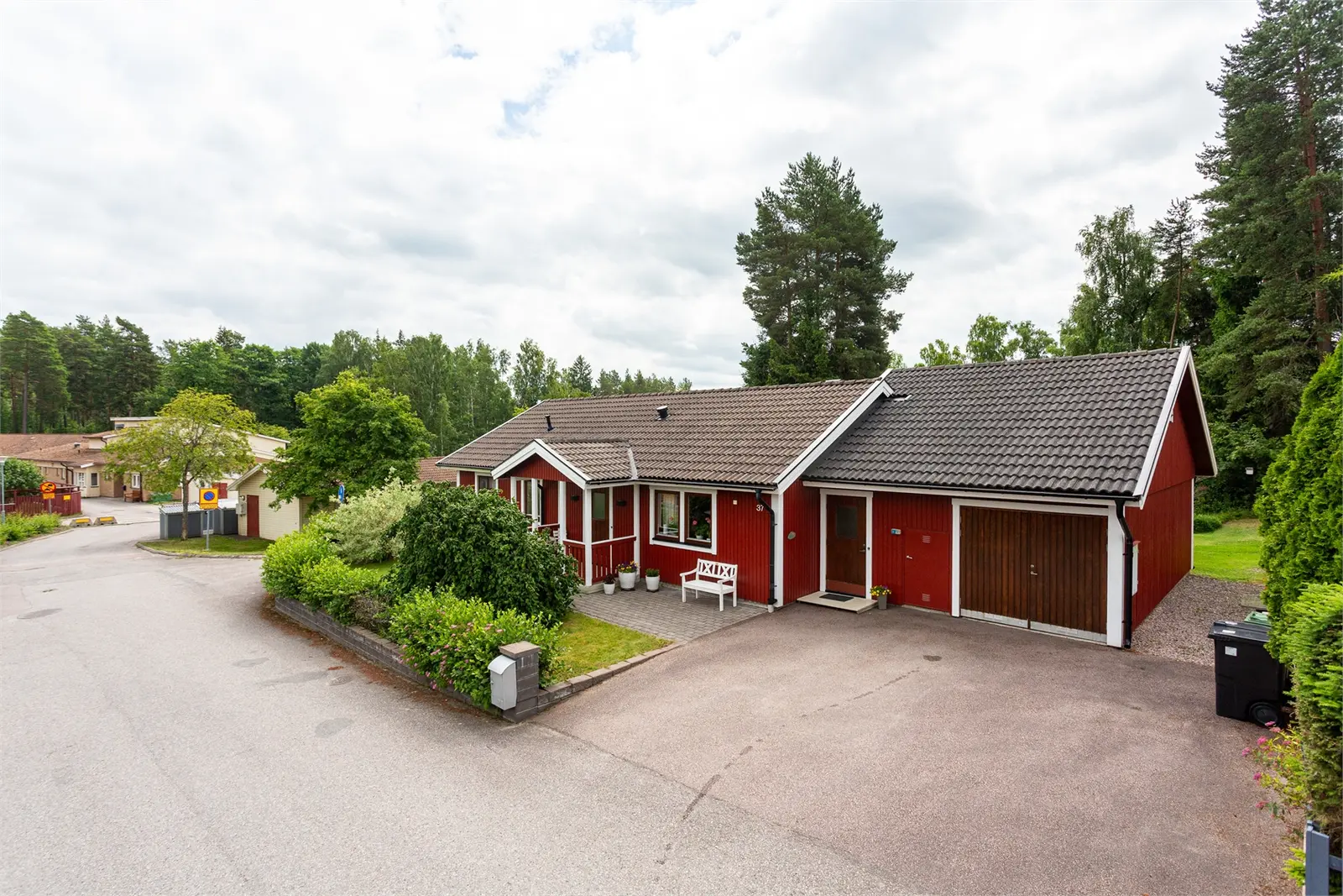 Image 1 of 5 of Svärmaregatan 37