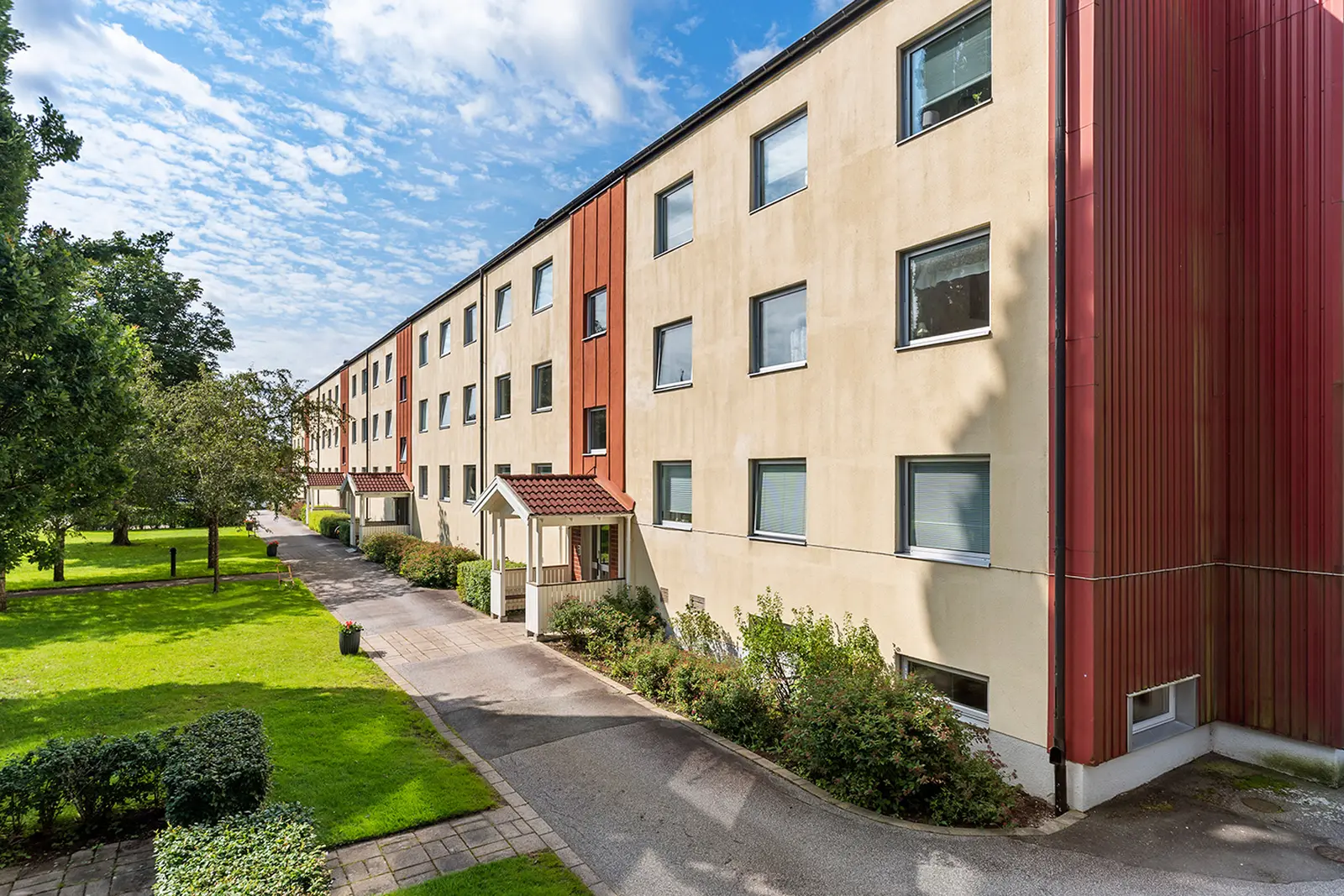 Image 1 of 5 of Radhusvägen 23A