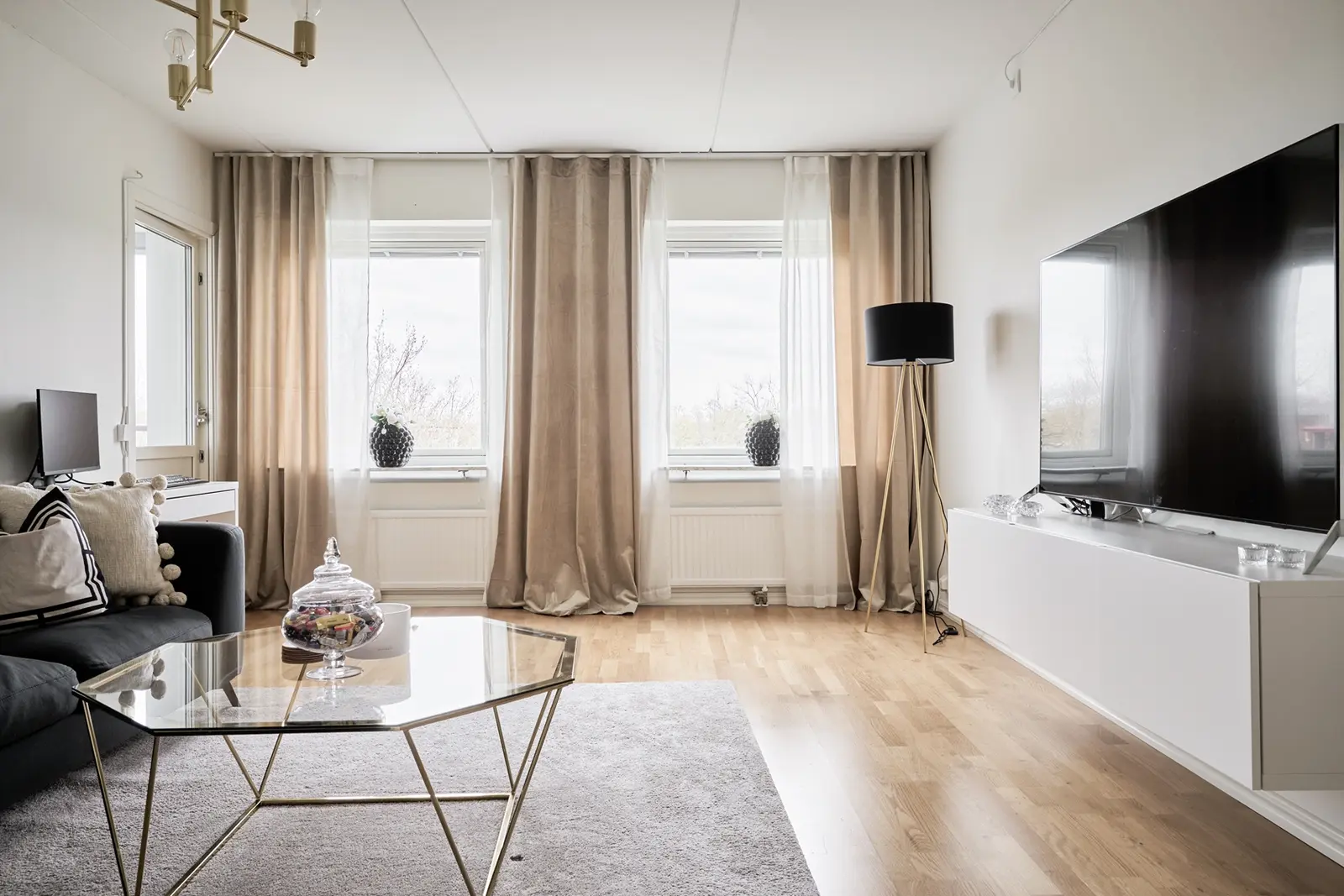 Lägenhet, Södra Hunnetorpsvägen 86C. Bild 1 av 5