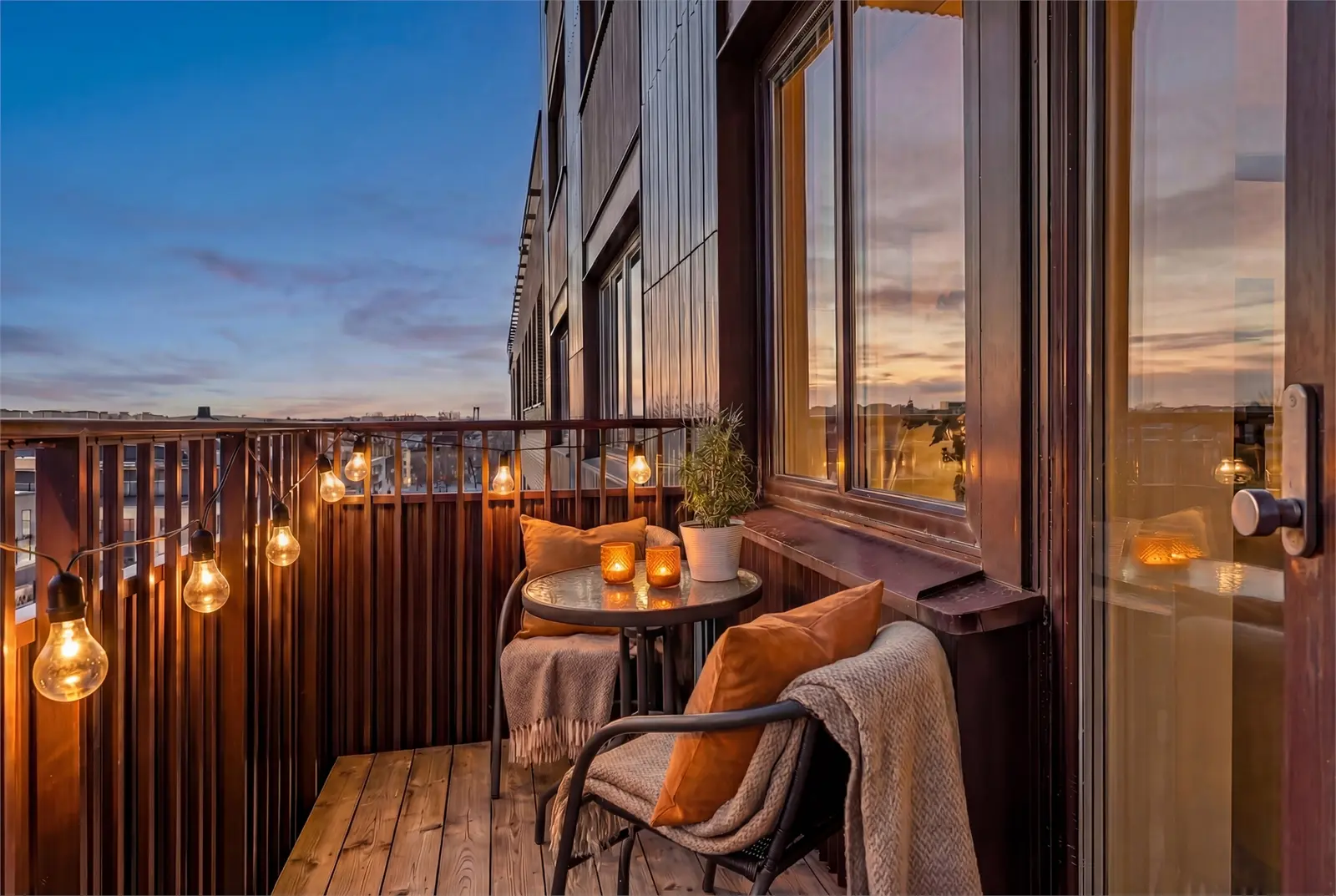 Apartment, Karlavagnsgatan 1, Göteborg. Photo 1 of 5