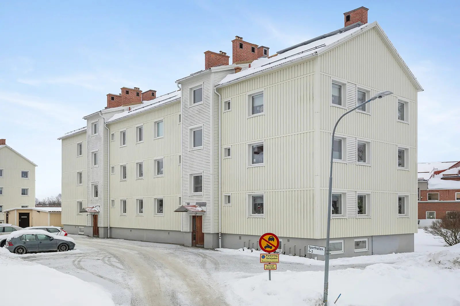 Image 1 of 5 of Sporthallsvägen 3B