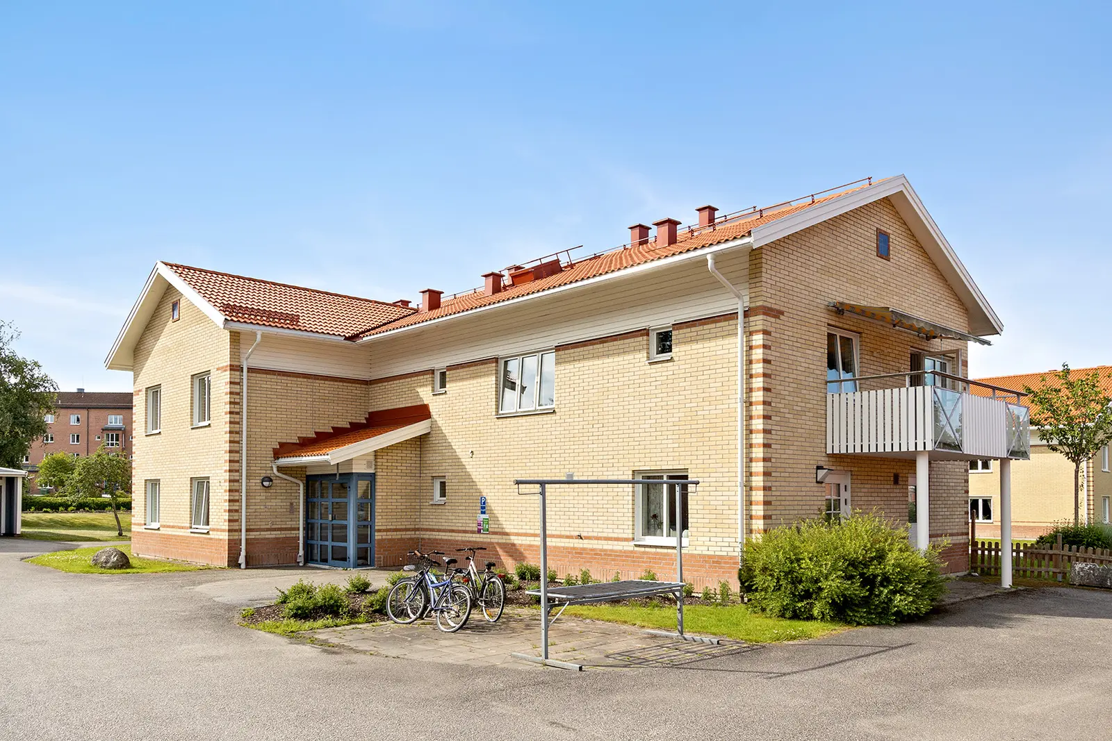 Bild 1 av 5 på Snabbvingegatan 1