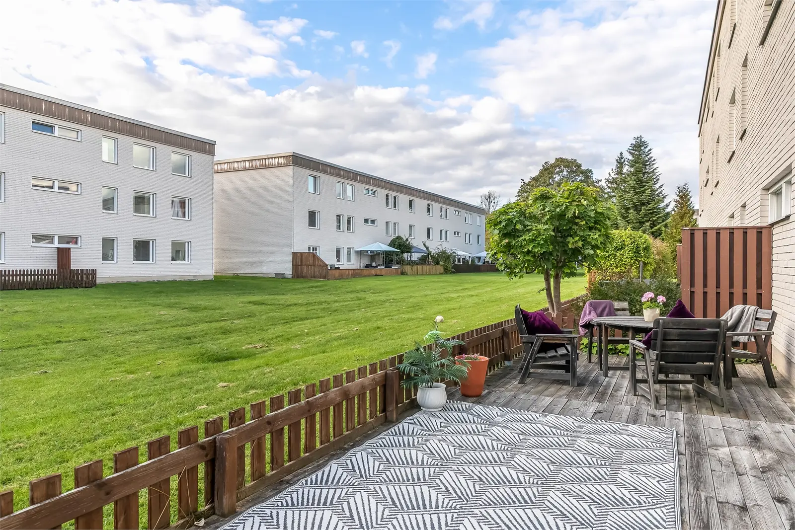 Lägenhet, Hallonvägen 60, bv, Upplands-Bro. Bild 1 av 5