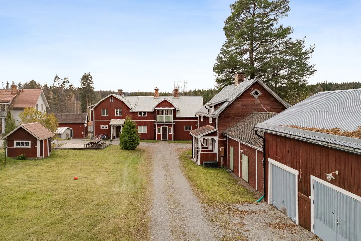 Bild 1 av 5 på Tidstrandsvägen 10 & 8