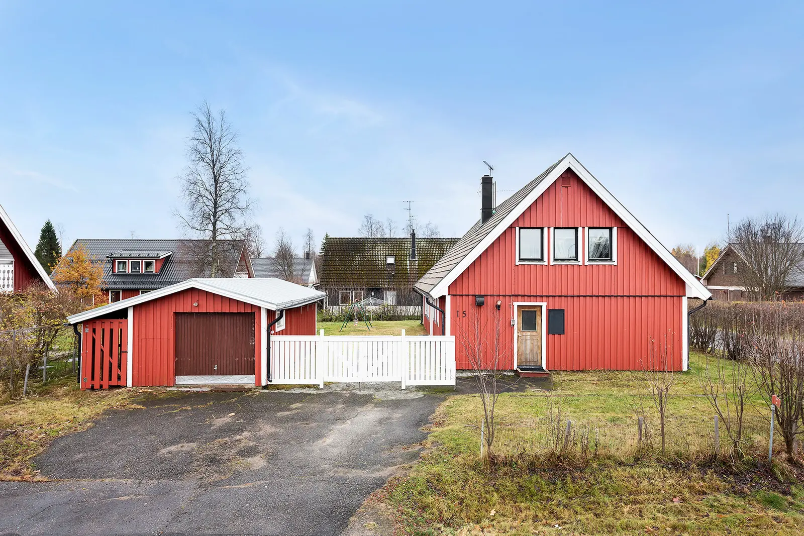 Bild 1 av 5 på Mårdvägen 15