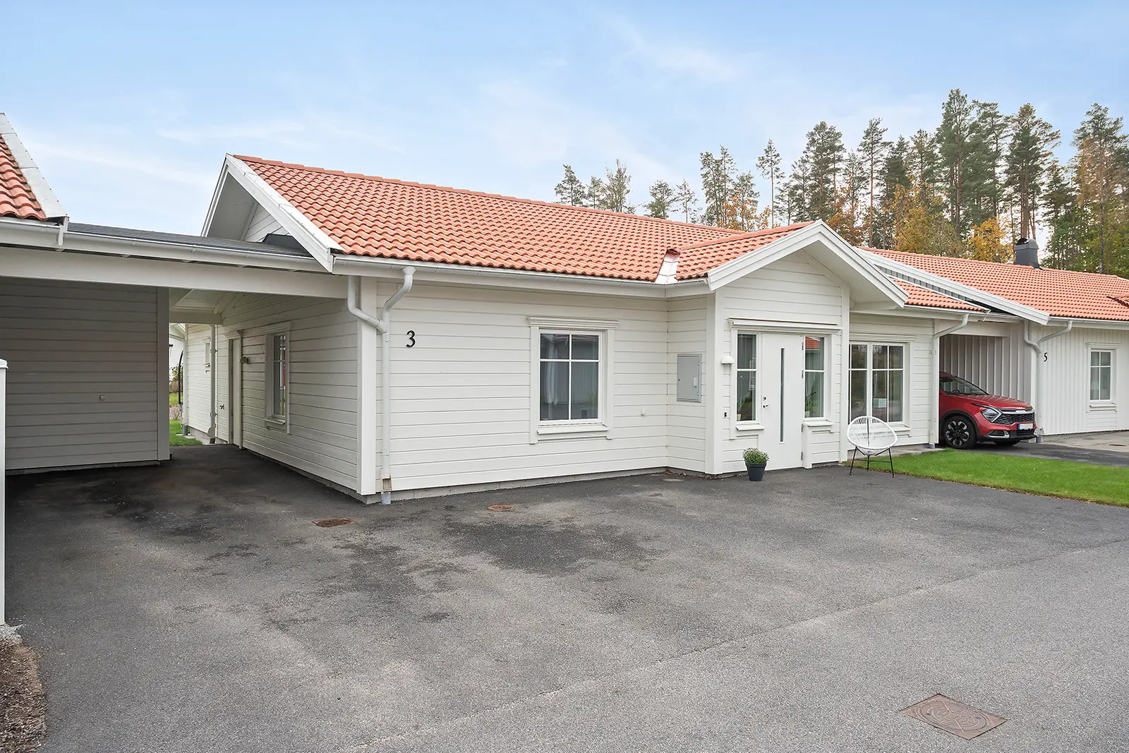 Bild 1 av 5 på Blåklintsvägen 3