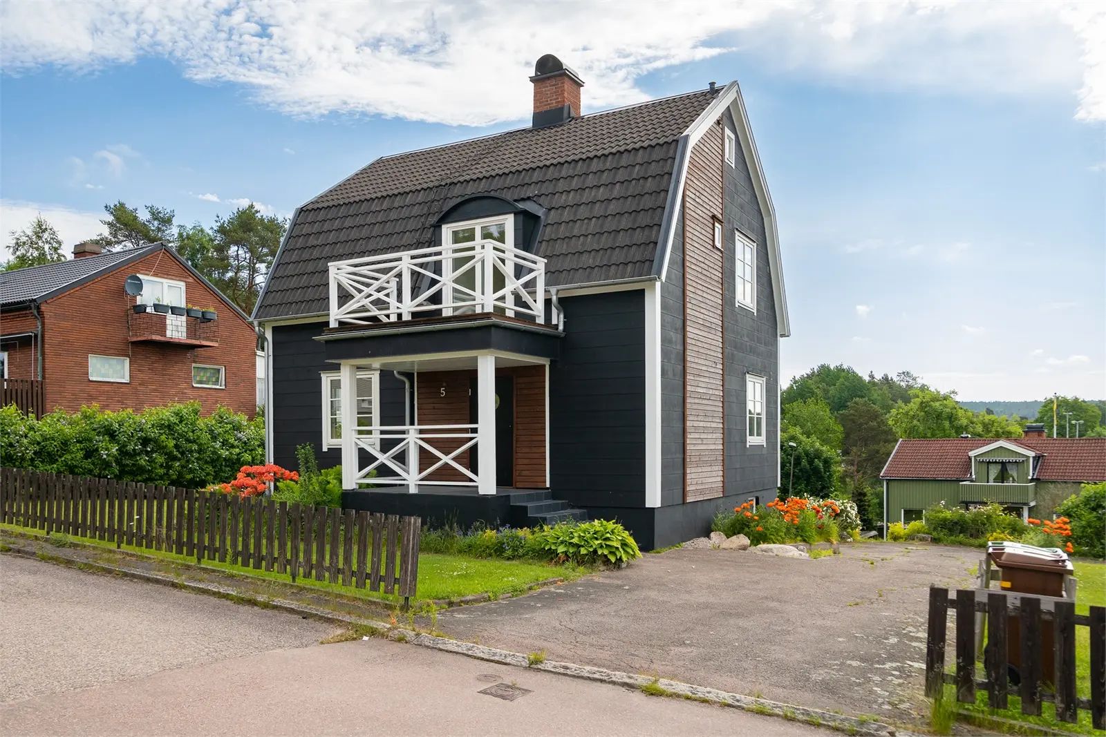 Villa, Rökarvägen 5, Kristinehamn. Bild 1 av 5