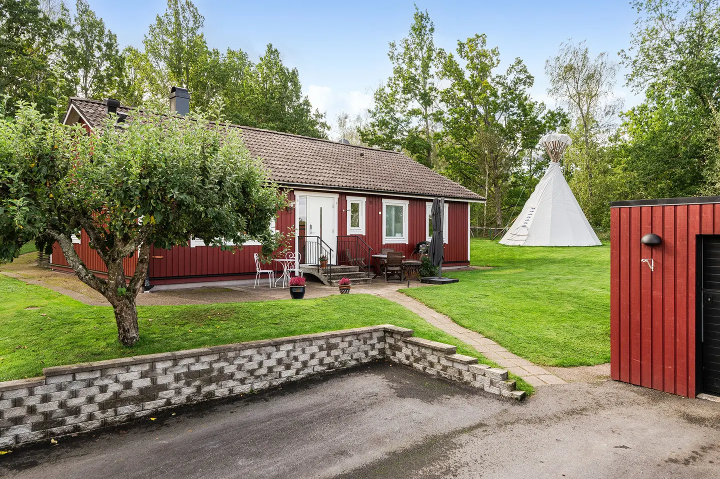 Bild 1 av 5 på Kvarnvägen 44