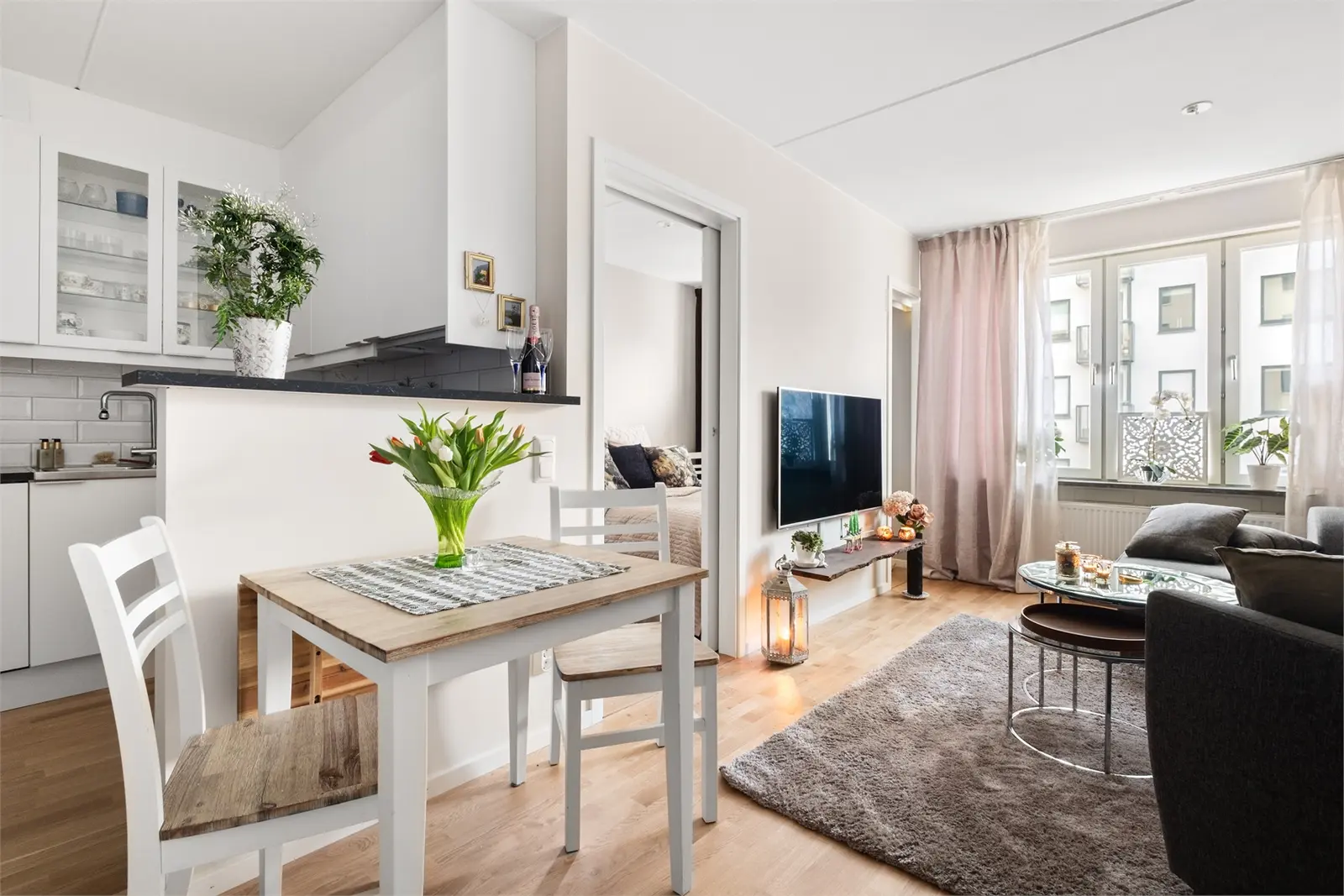 Apartment, Råcksta Gårdsväg 28, Stockholm. Photo 1 of 5