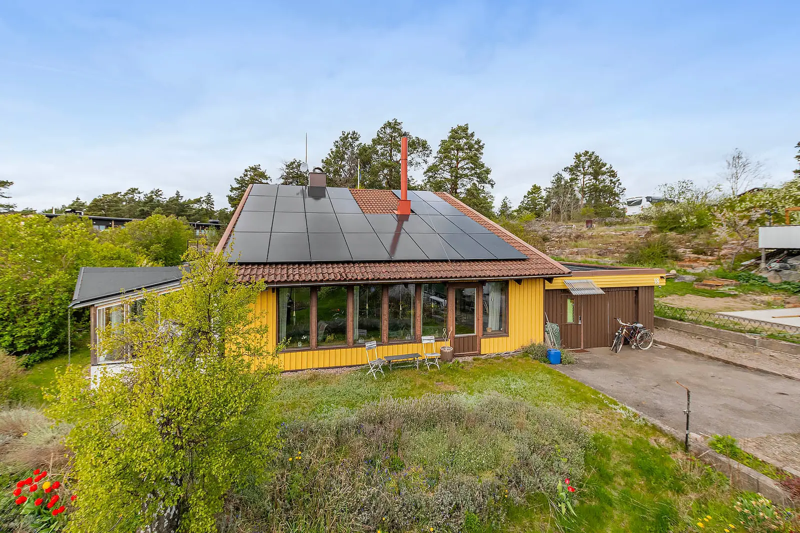 Villa, Femörevägen 18. Bild 1 av 5