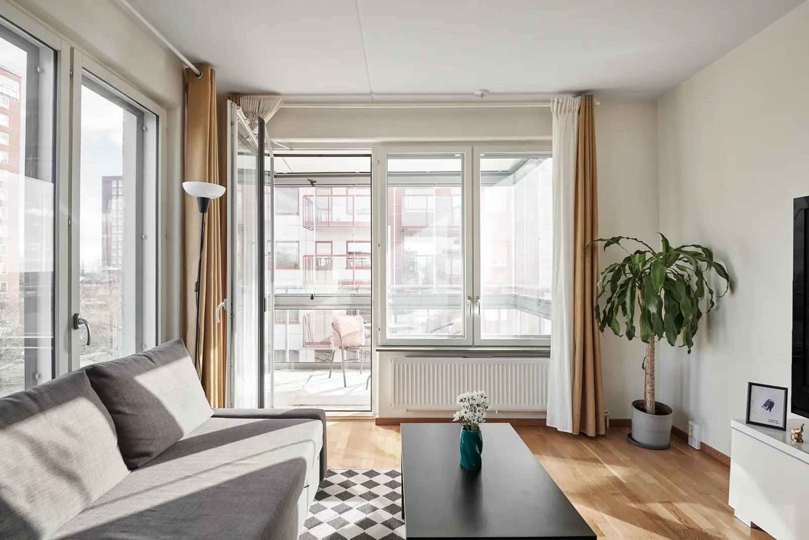 Lägenhet, Fyrspannsgatan 183 vån 4 av 4, Stockholm. Bild 1 av 5