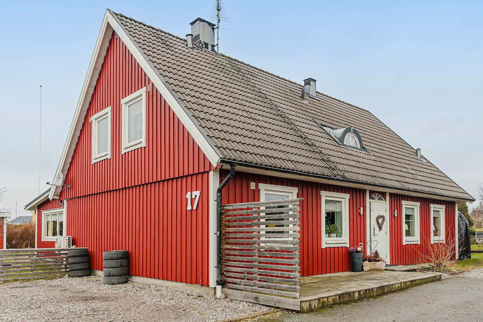 Bild 1 av 5 på Nämndemansvägen 17