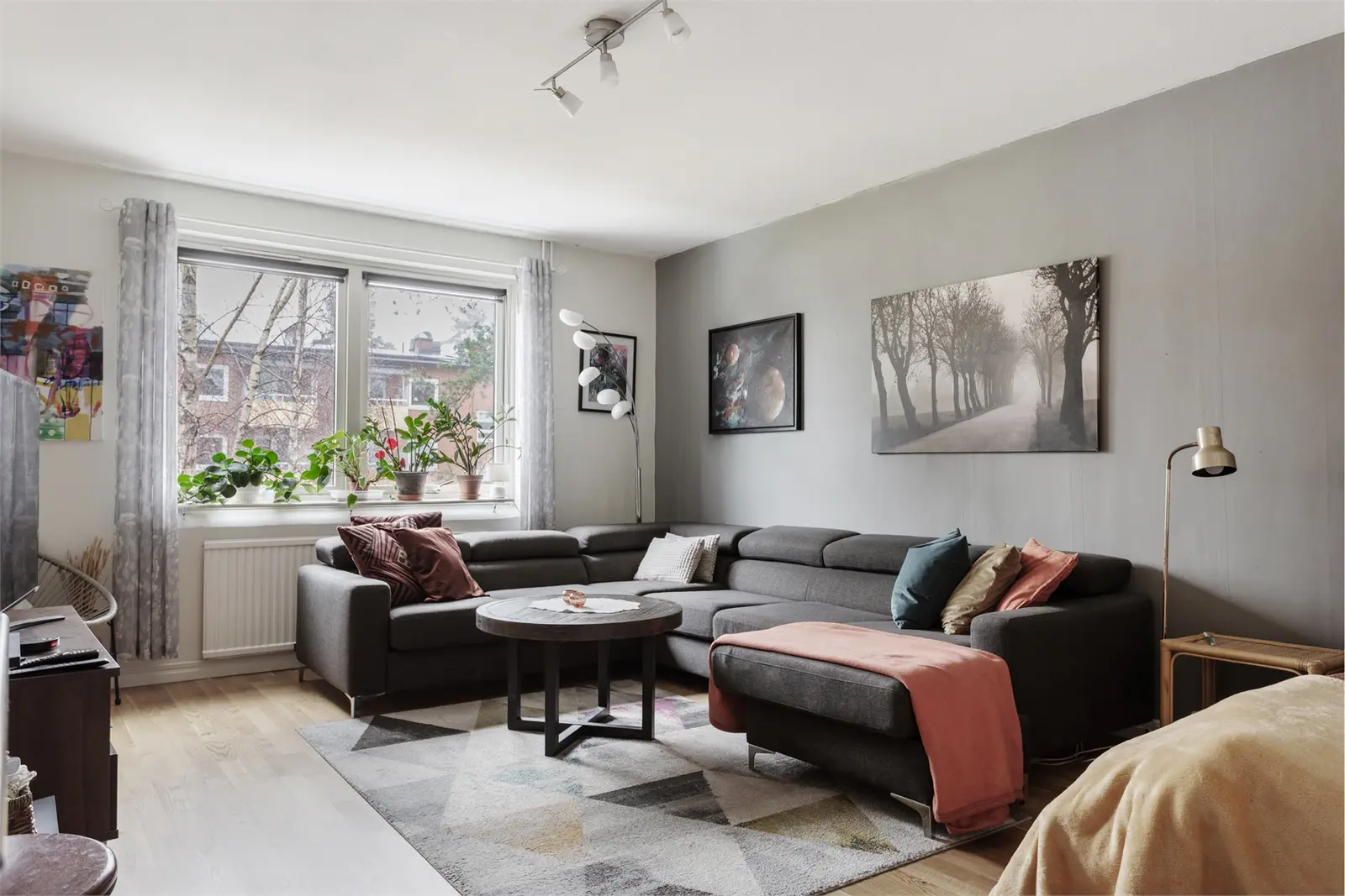 Image 1 of 5 of Vintergatan 21C
