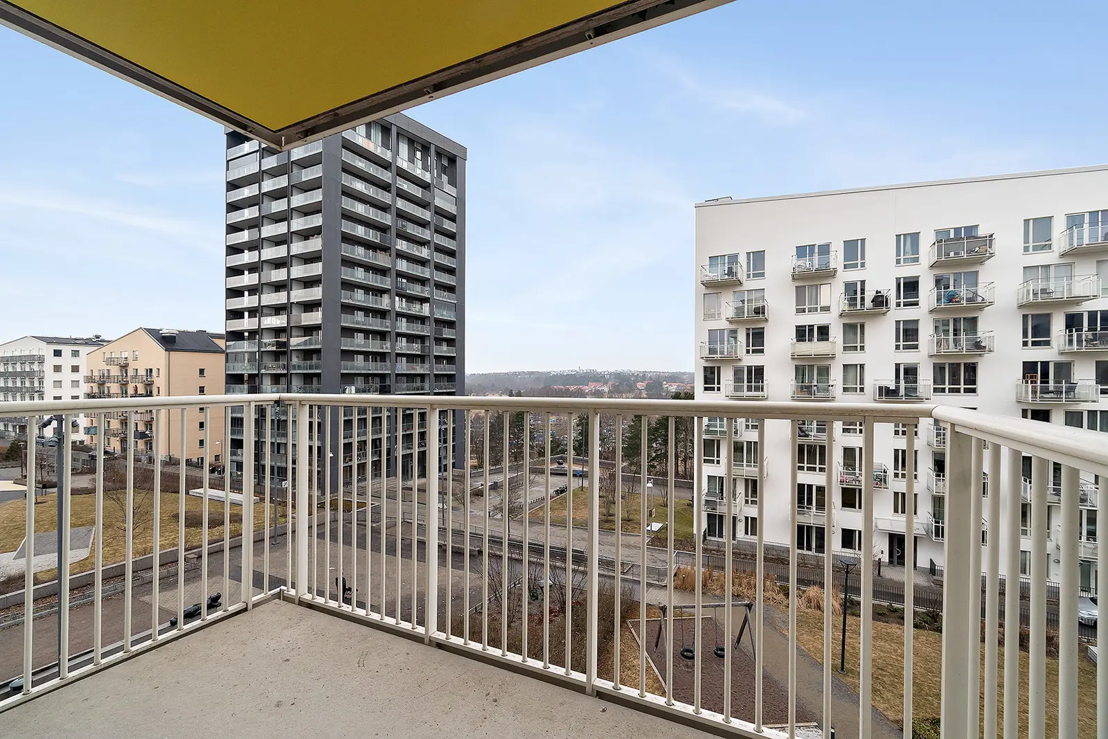 Apartment, HJULSTAVÄGEN 92, vån 3. Photo 1 of 5