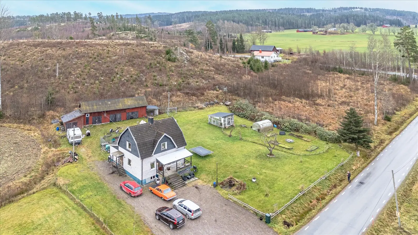 Bild 1 av 5 på Bröttegen Brohögen 15