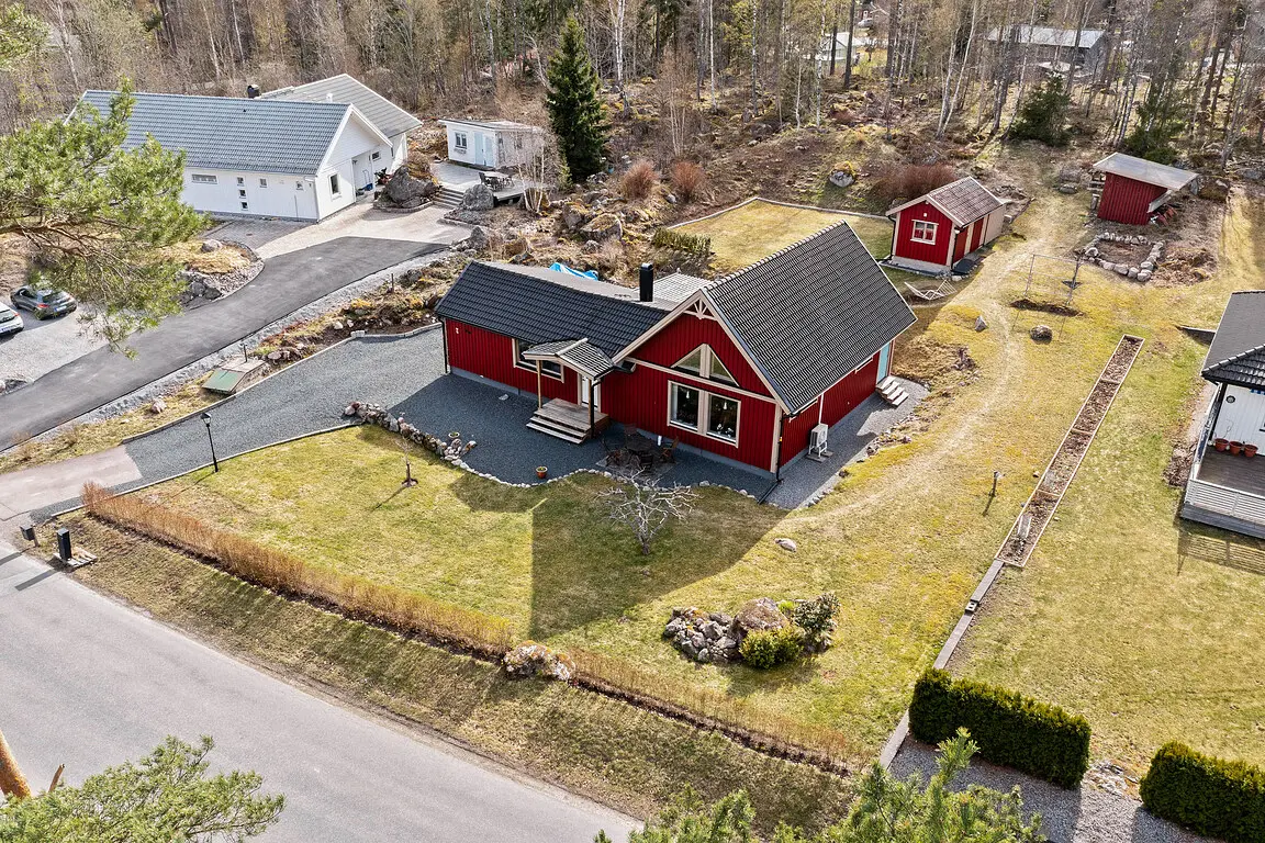 Bild 1 av 5 på Falkvägen 56
