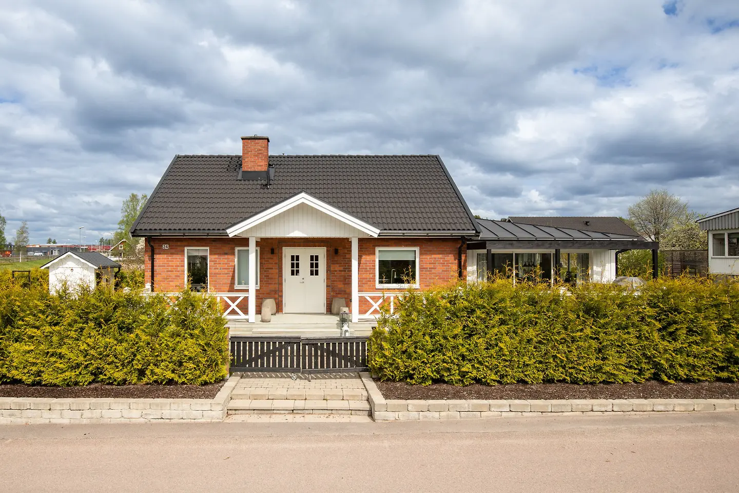 Bild 1 av 5 på Mårdvägen 24