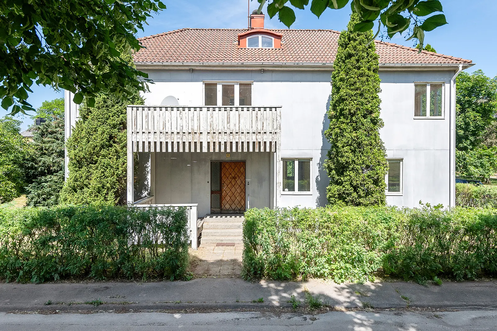 Villa, Skolgatan 1, Tingsryd. Bild 1 av 5