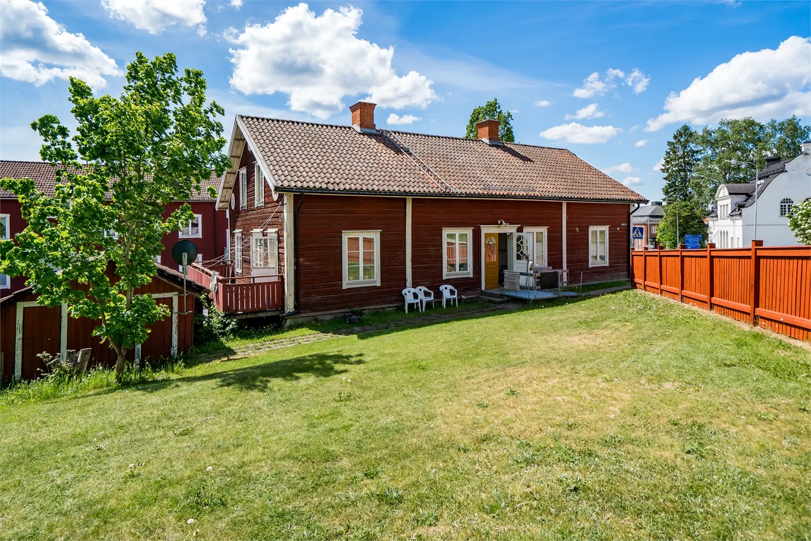 Bild 1 av 5 på Laxbrogatan 1
