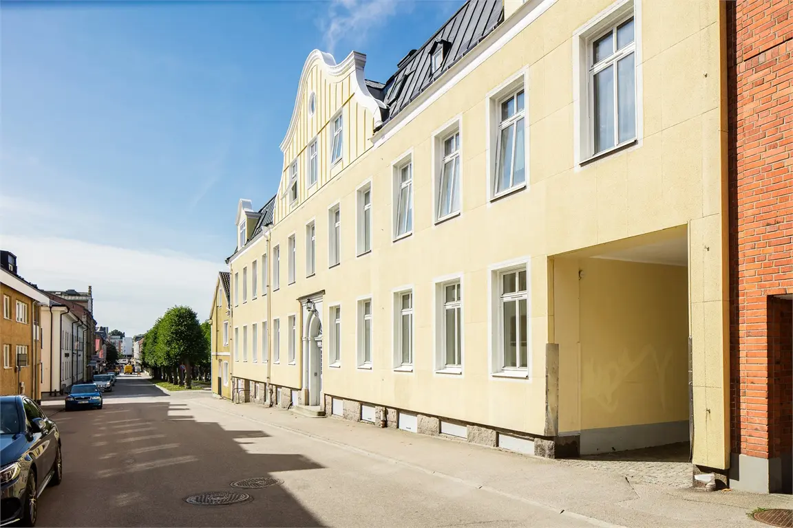 Image 1 of 5 of Bäckgatan 21
