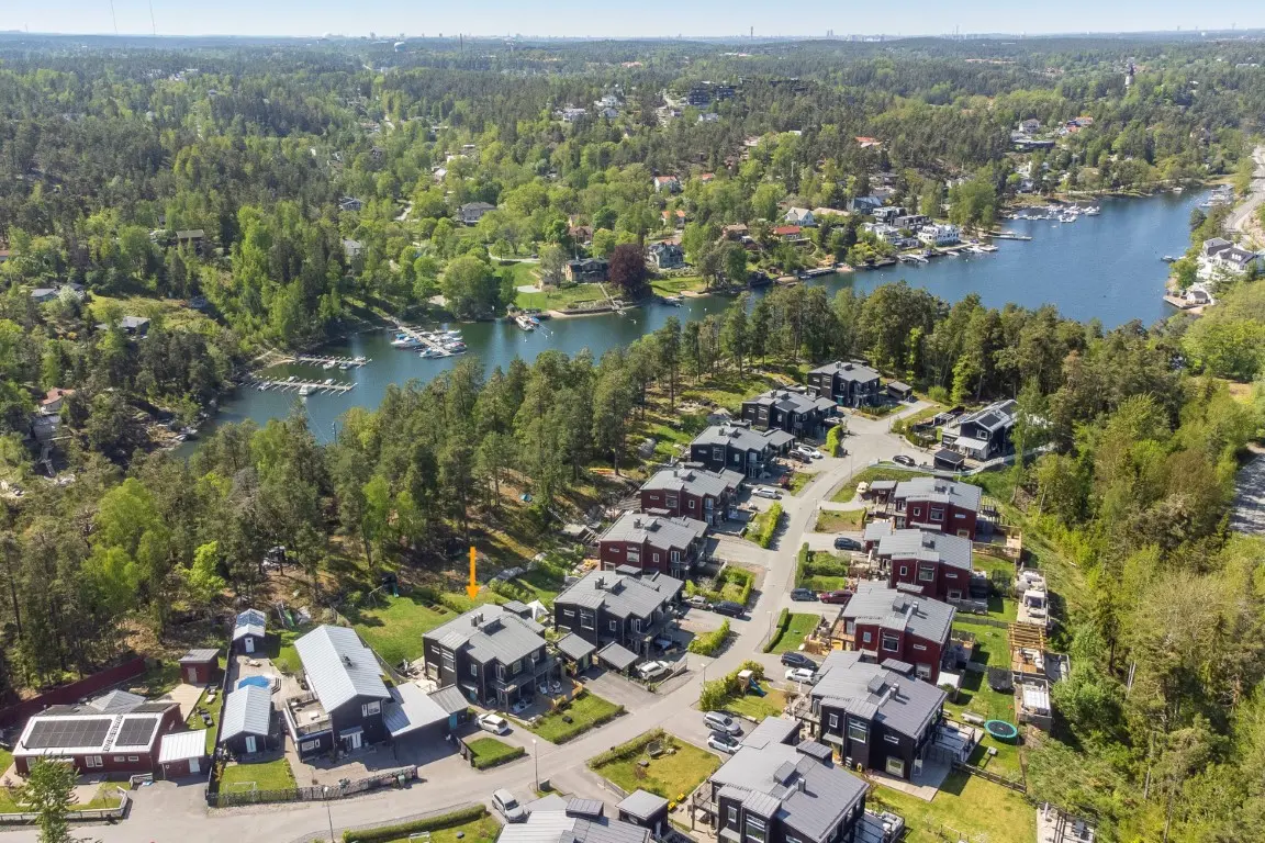 Lägenhet, Kils Gårdsväg 23B. Bild 1 av 5