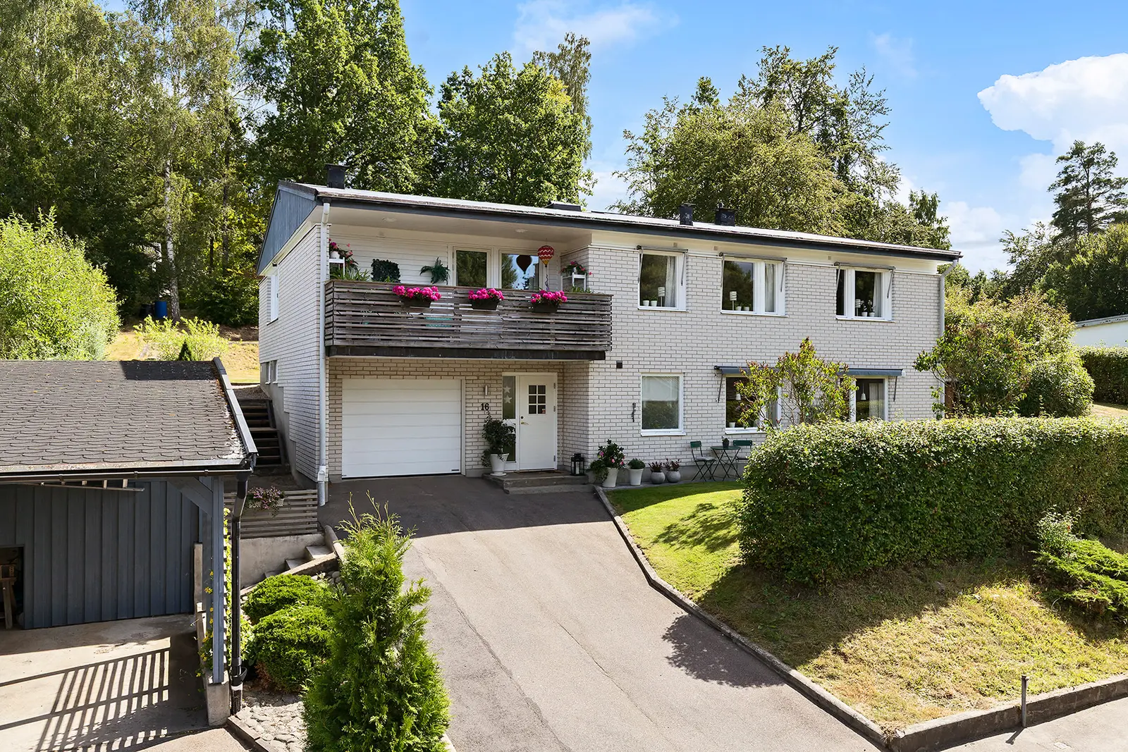 Bild 1 av 5 på Lyckovägen 16