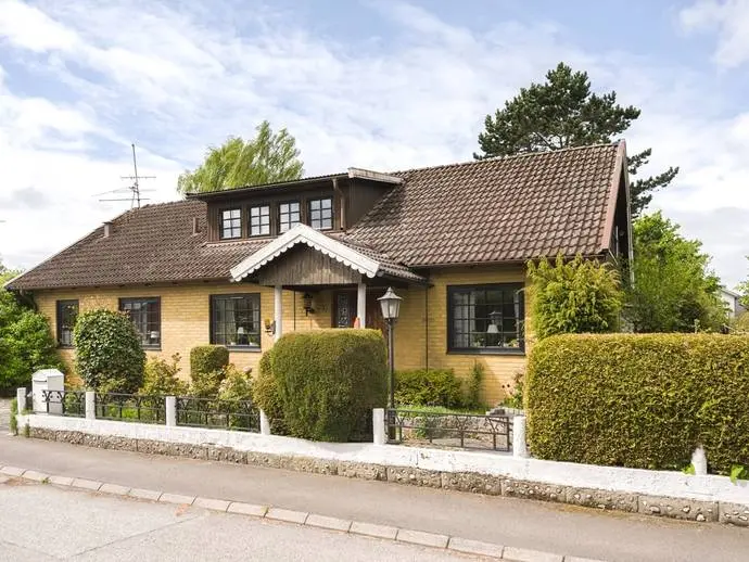 Villa, Tinnebjersgången 6. Bild 1 av 20